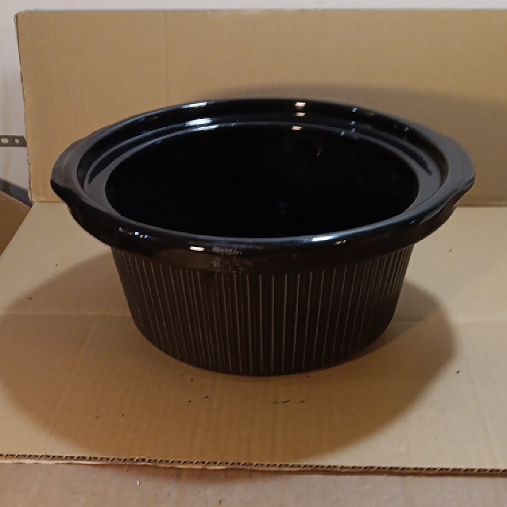 Rival Black Ceramic Slow Cooker Insert - Ribbed Sides 5 Qt.